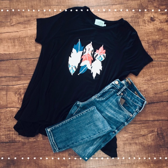 NWT - Appliqué Tee - Picture 1 of 2